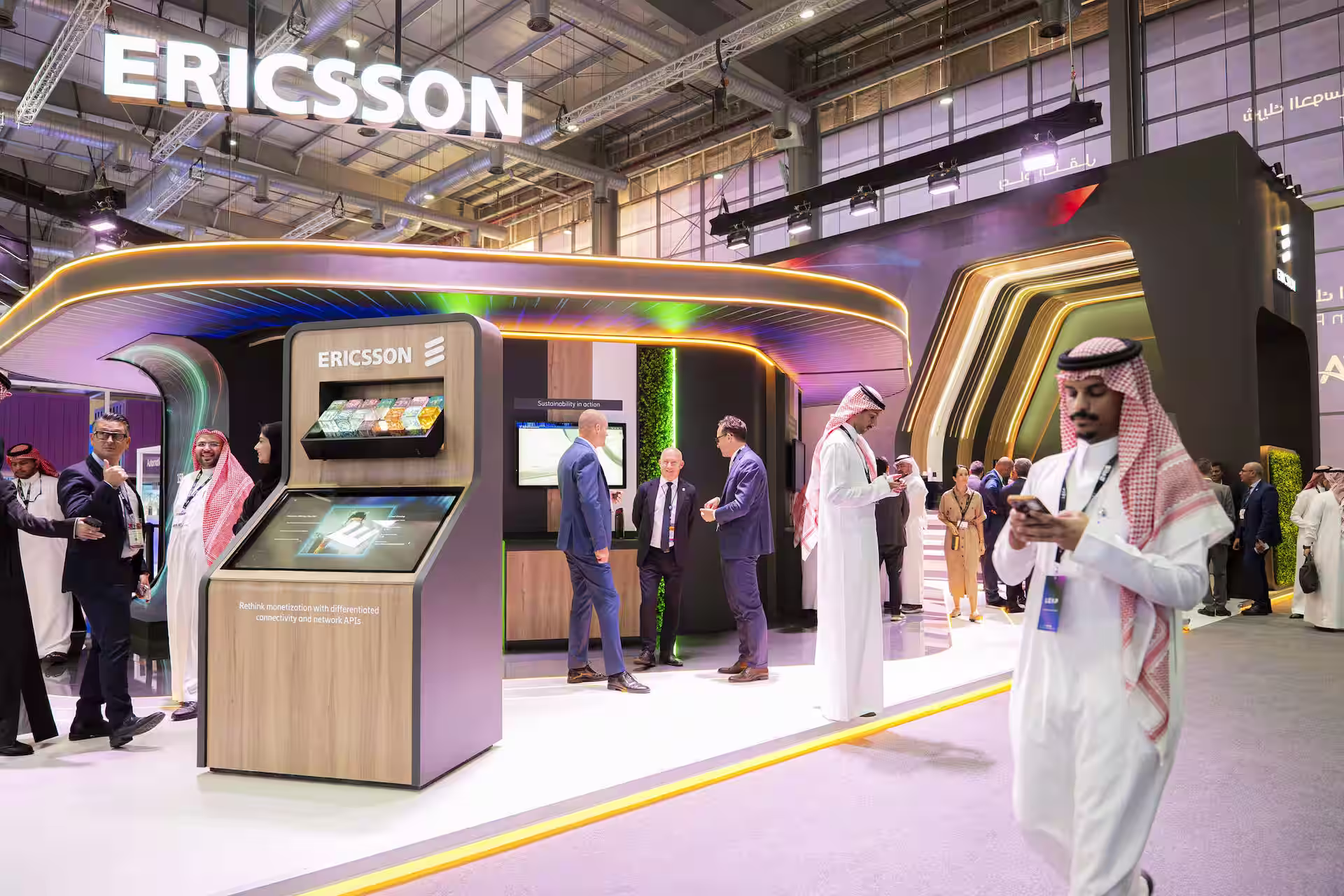 beon. Stands firma el stand de Ericsson en LEAP 2026